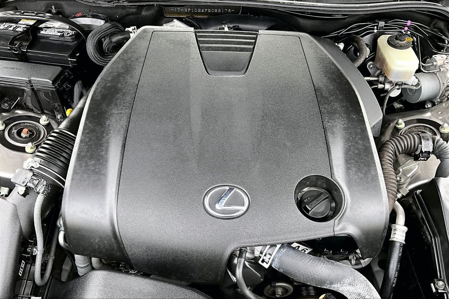 Used 2015 Atomic Silver Lexus  image 32