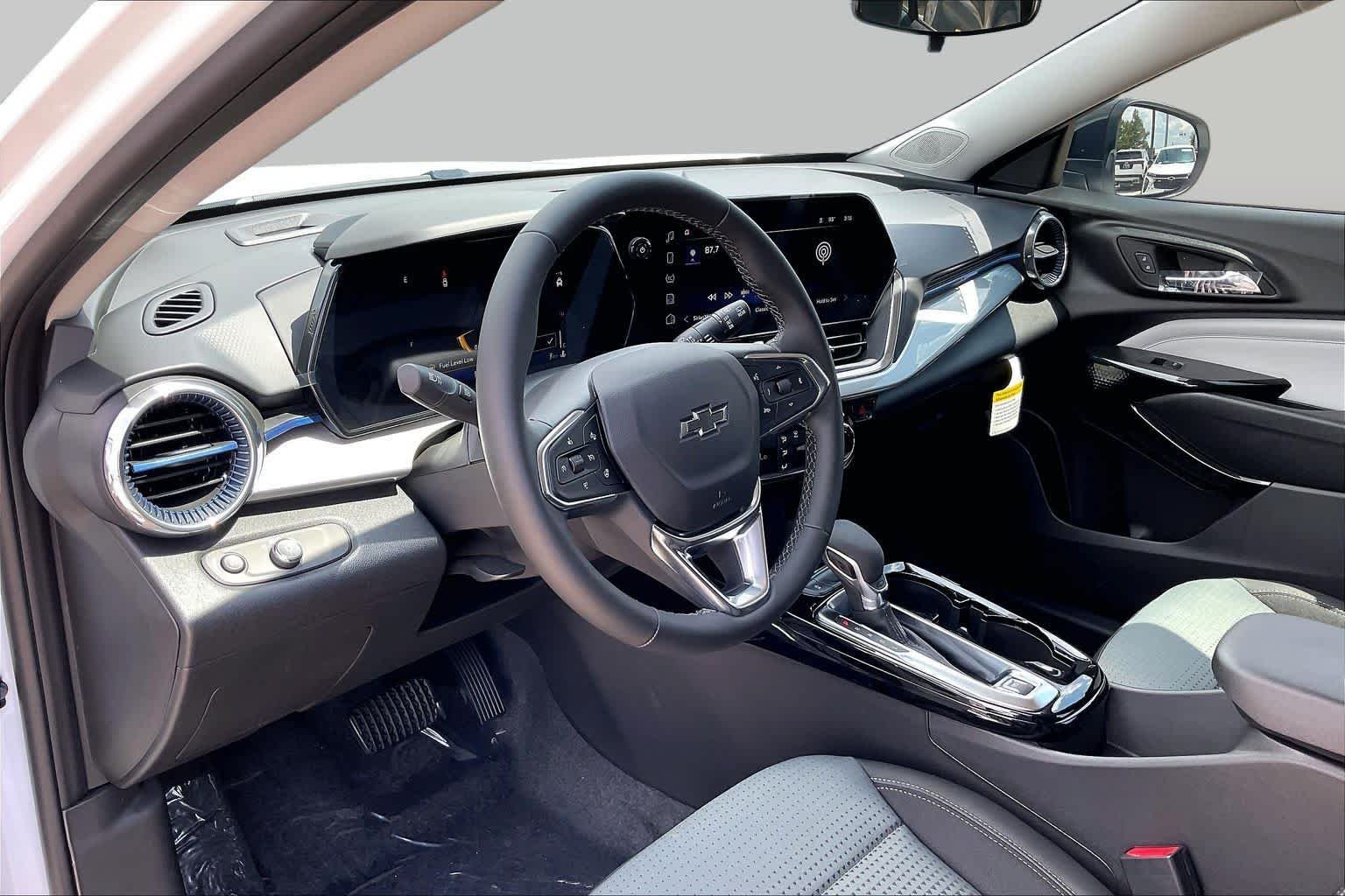 2026 Chevrolet Trax LT - Photo 9