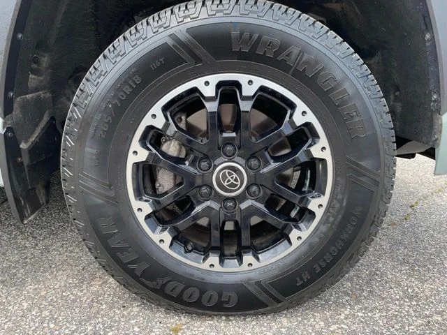 Used 2024 Green Toyota SR5 image 5