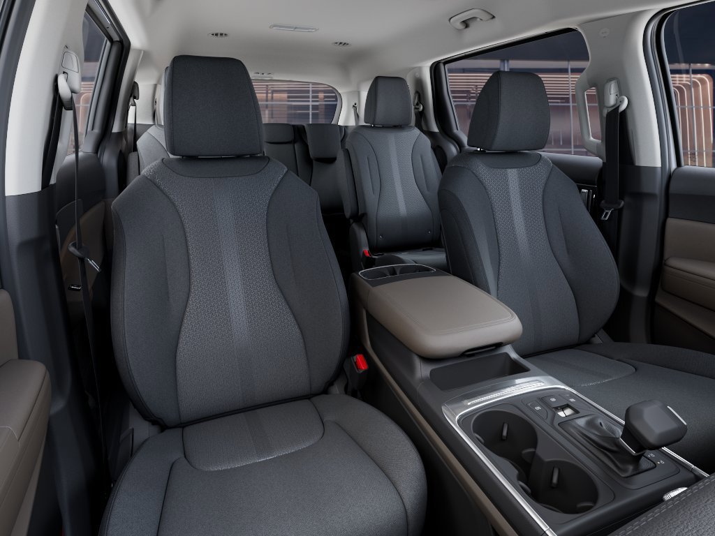 New 2026 Snow White Pearl Kia LX image 15