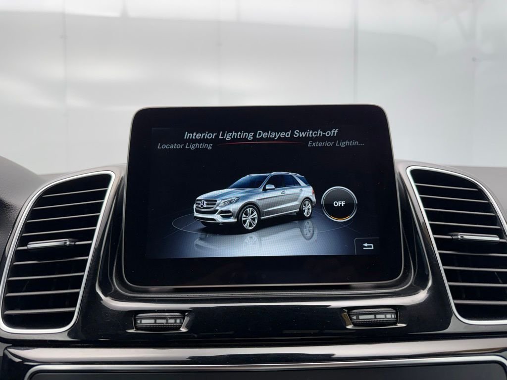 Used 2019 White Mercedes-Benz GLE 400 image 51