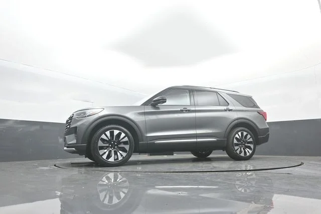 New 2026 Gray Ford Platinum image 32