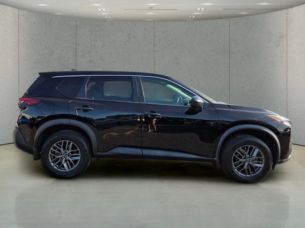 Used 2023 Black Nissan S image 6