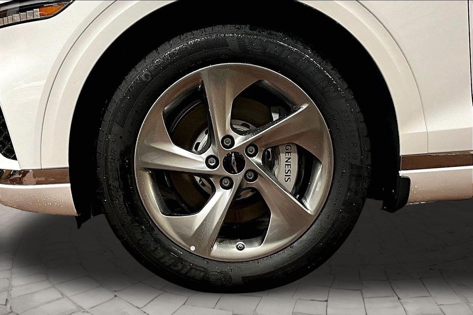 New 2026 Uyuni White Genesis 2.5T image 15