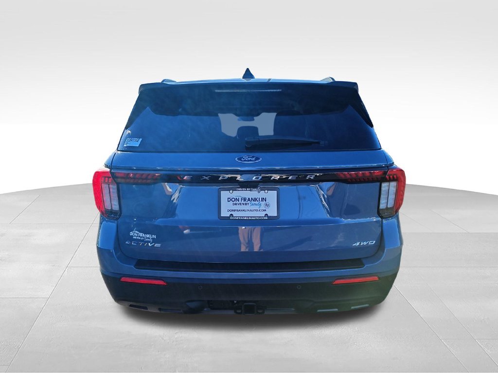 Used 2025 Gray Ford Active image 4