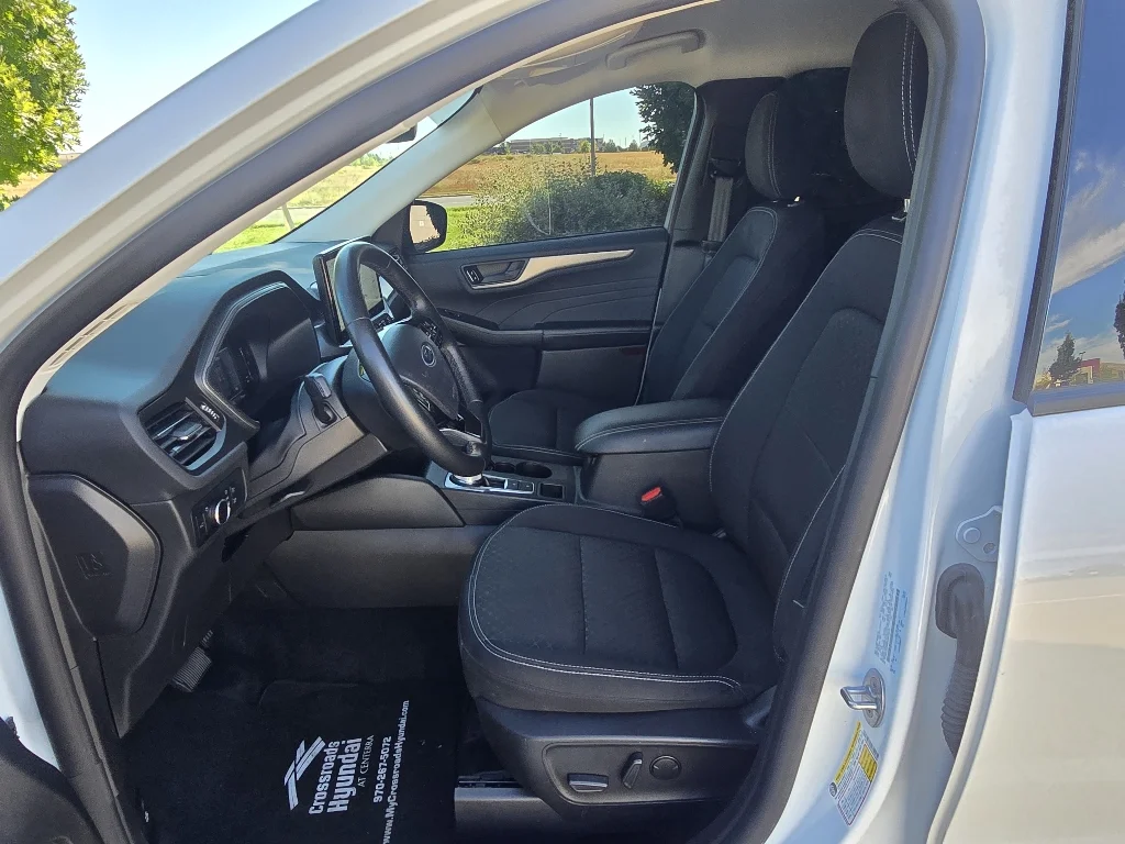 Used 2024 Oxford White Ford Active image 12