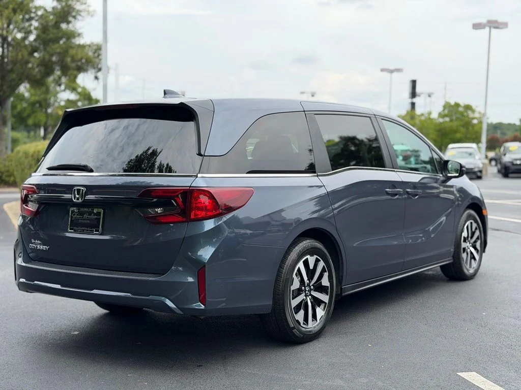 Used 2025  Honda EX-L image 9