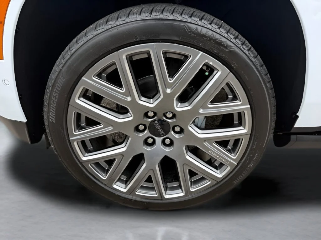 New 2026 Glacier White Tricoat GMC Denali Ultimate image 43