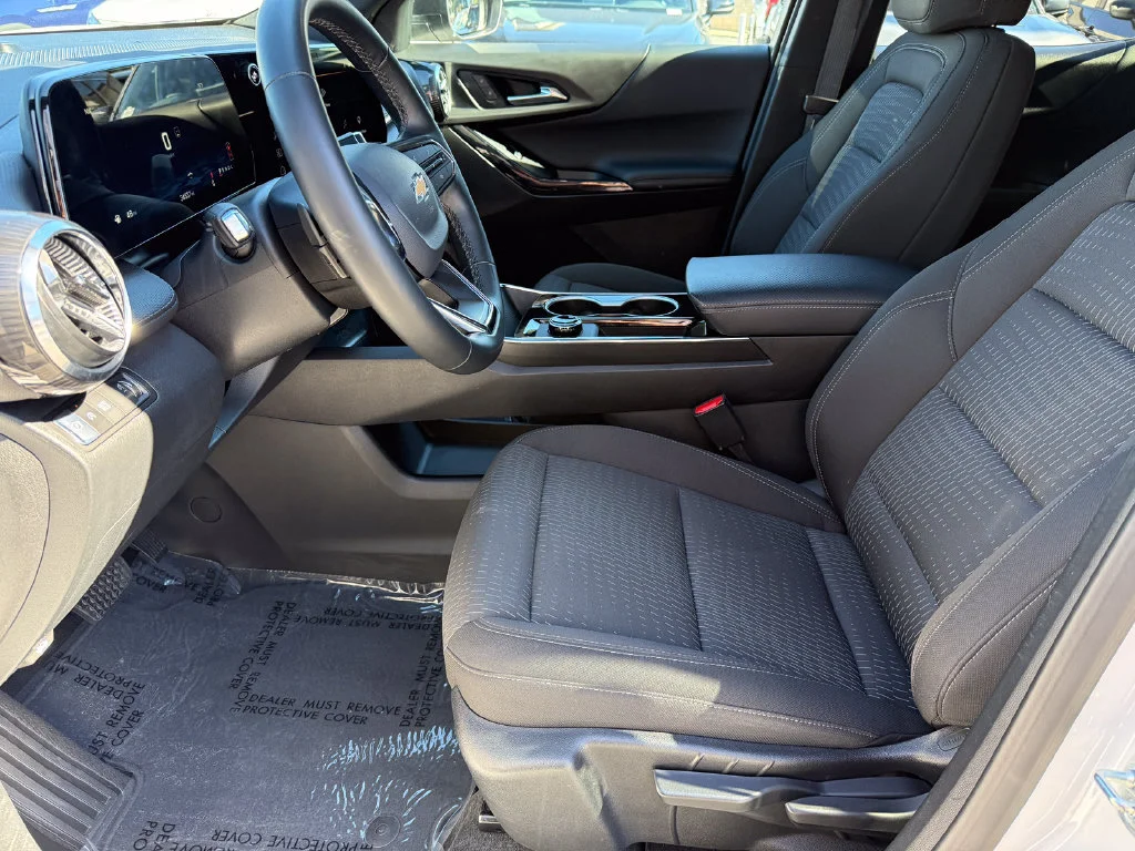 Used 2026 Summit White Chevrolet LT image 24