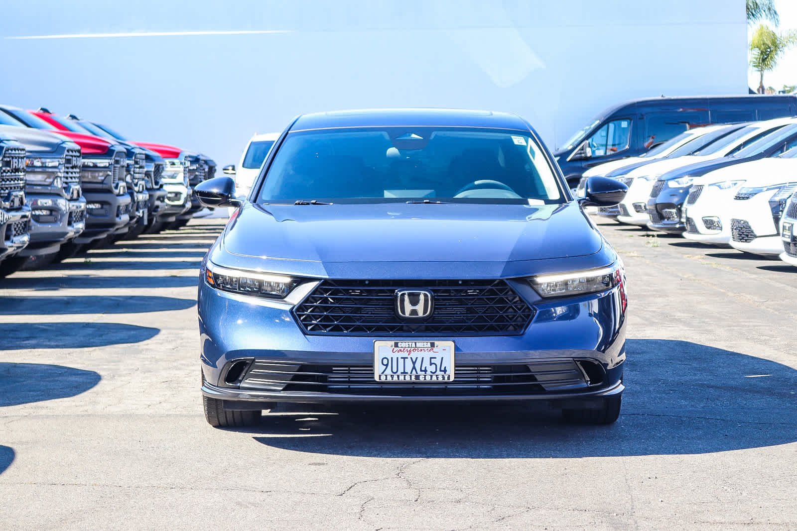 Used 2025 Canyon River Blue Metallic Honda SE image 2