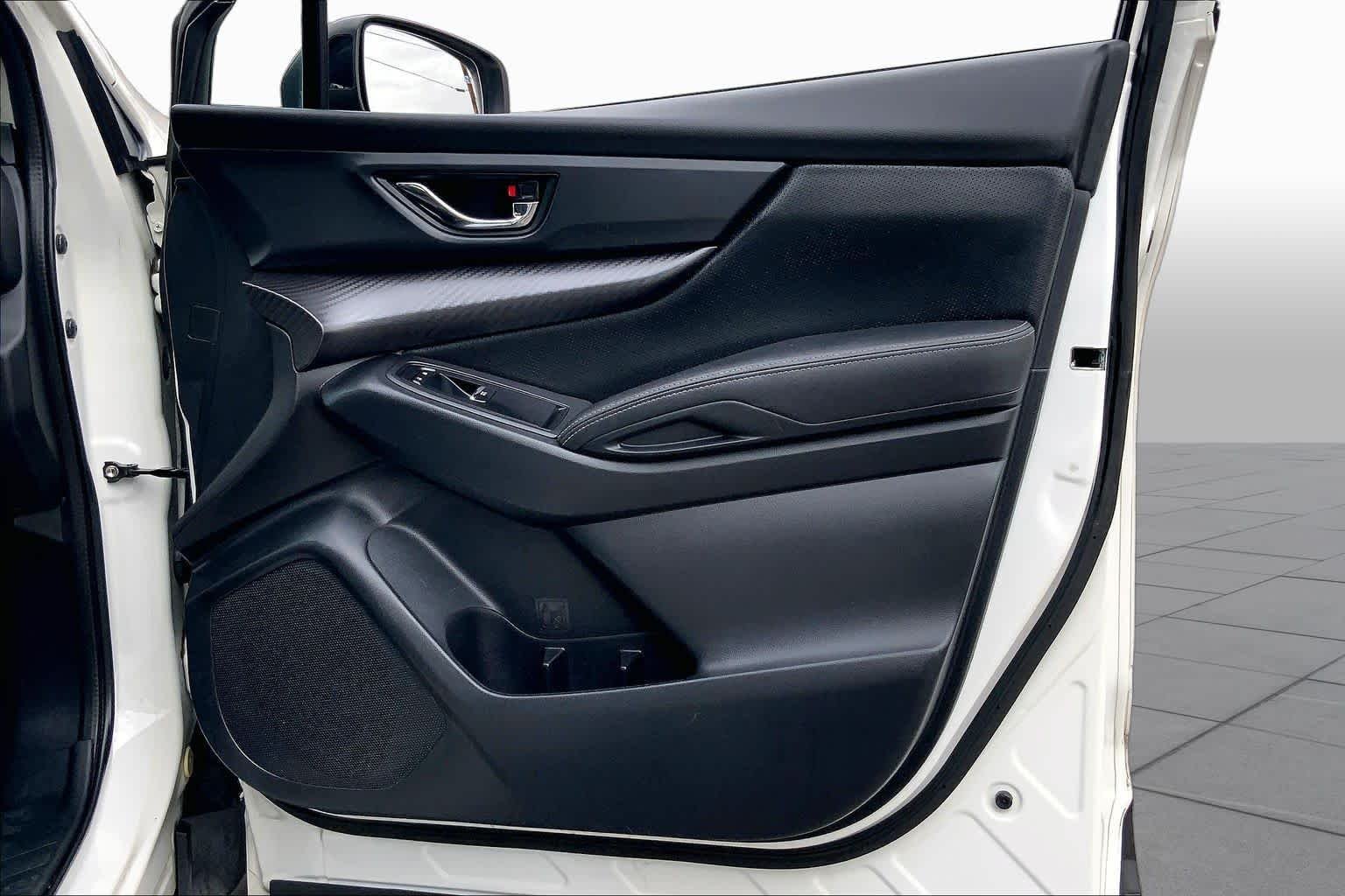 Used 2022 Crystal White Pearl Subaru Onyx Edition image 19