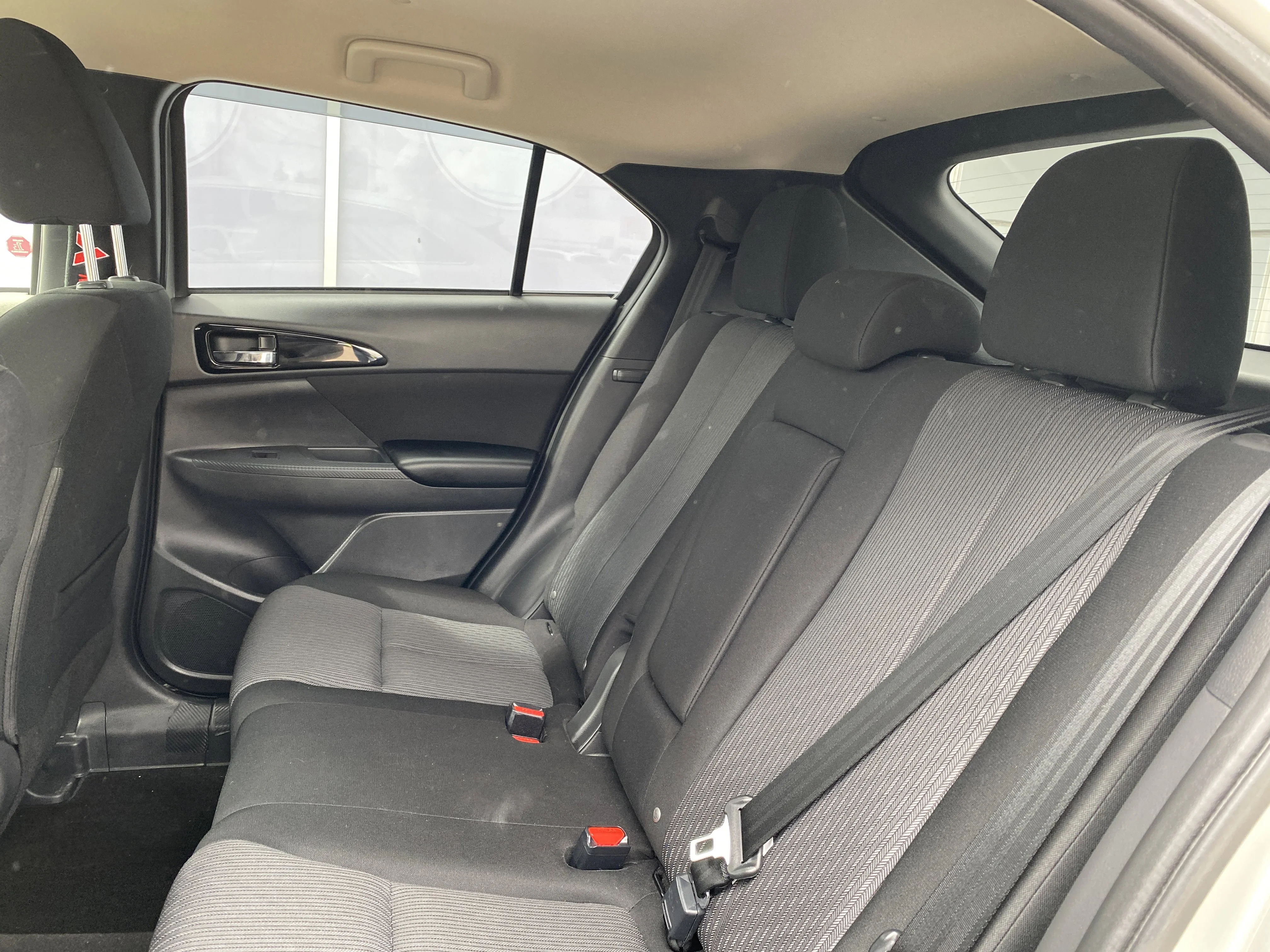Certified Used 2024 Silver Mitsubishi SE S-AWC * RADAR * HEATED SEATS * POWER TAILGATE * image 18