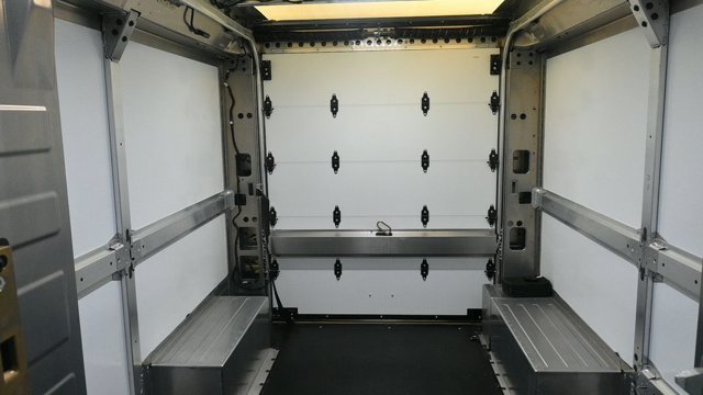 Used 2024 White BrightDrop  image 14