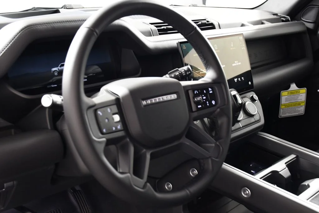 New 2026 Santorini Blk Land Rover S image 13