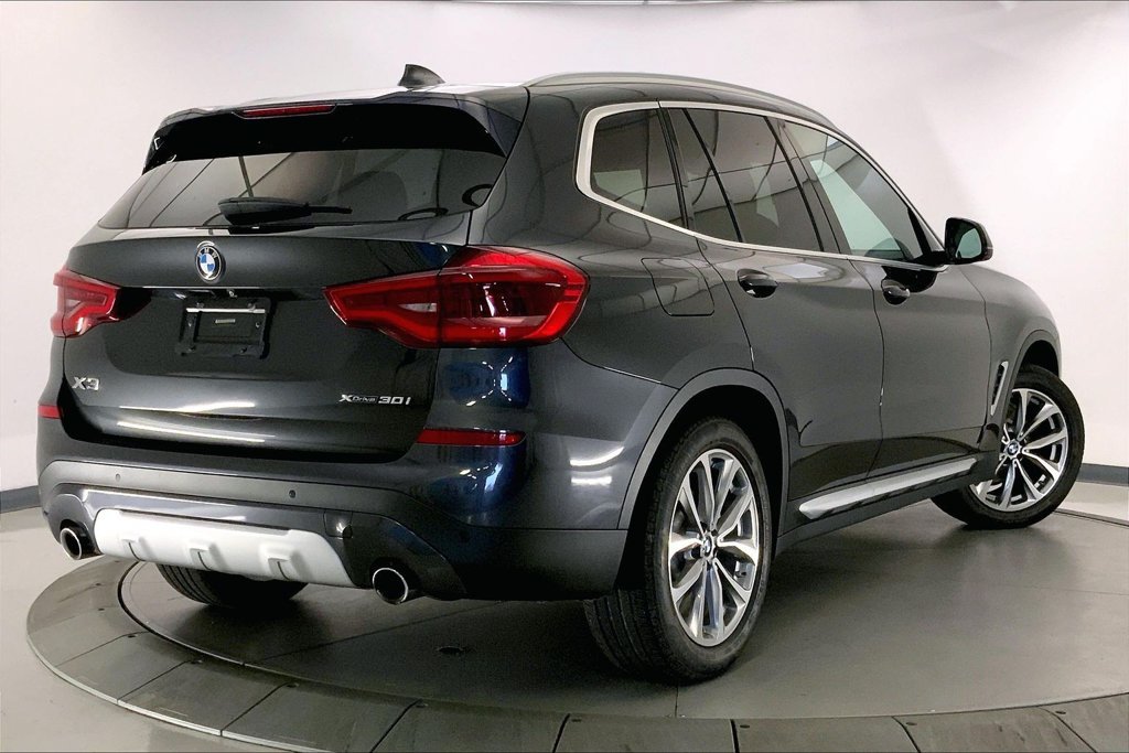 Used 2019 Dark Graphite Metallic BMW  image 12