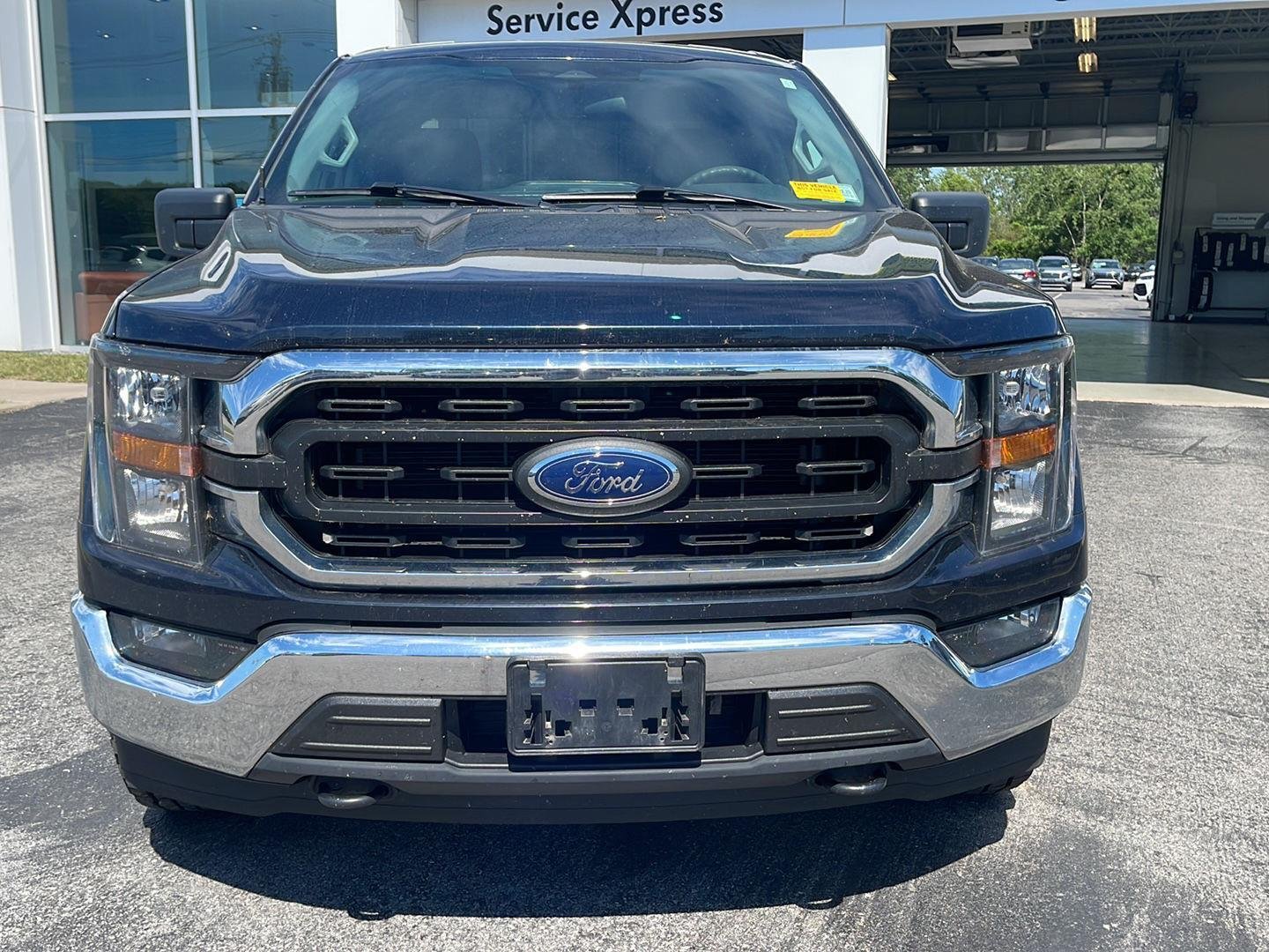 Used 2023 Antimatter Blue Ford XLT image 2