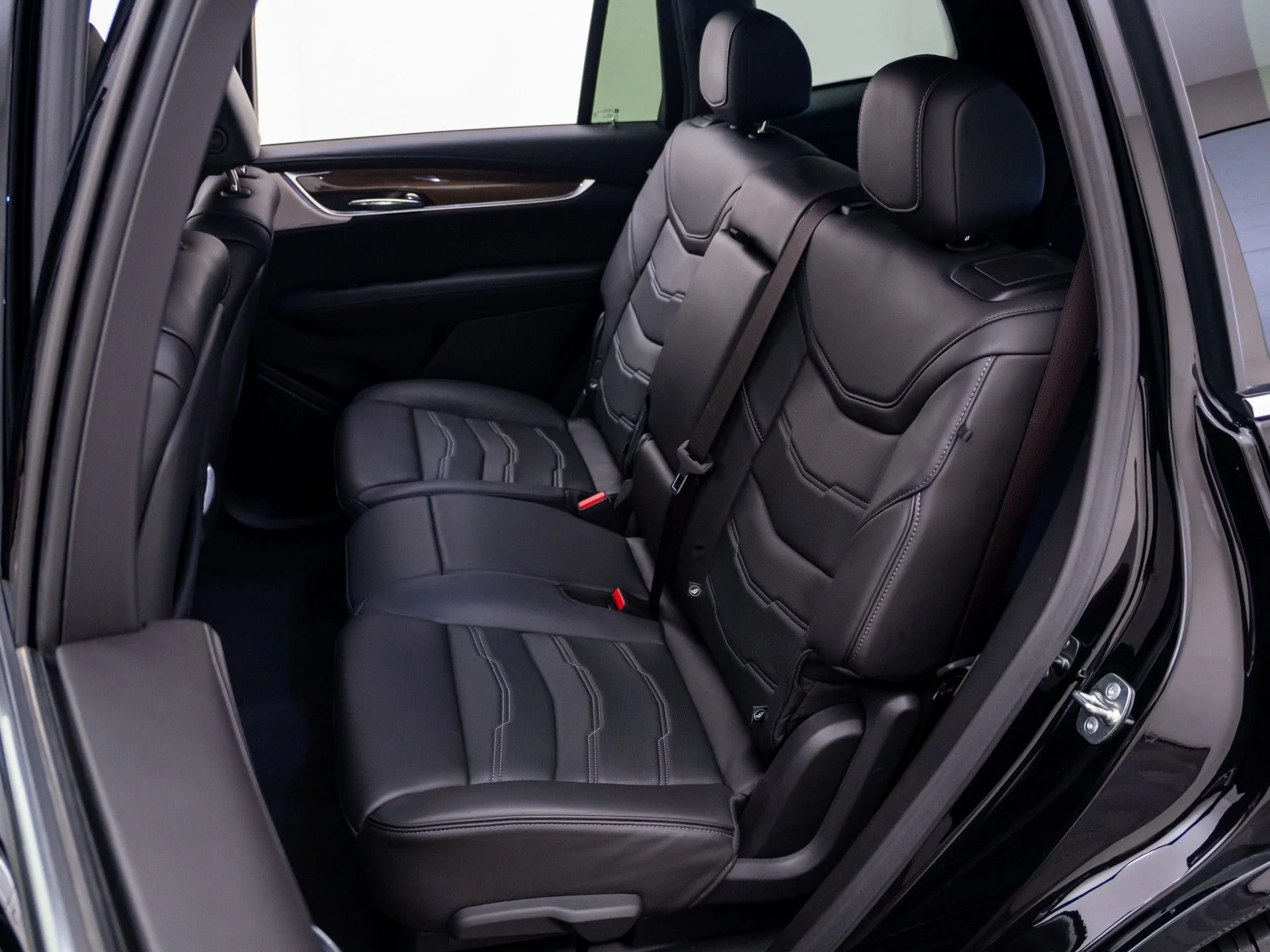 Used 2025 Black Cadillac Premium Luxury image 19