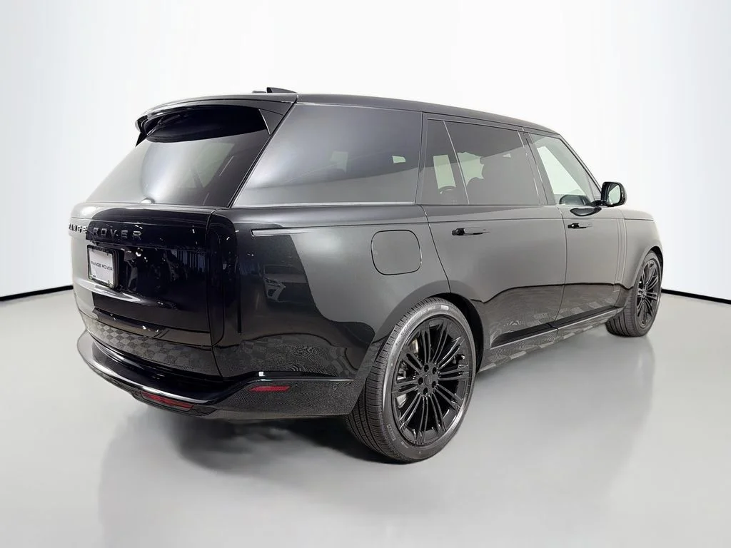 New 2026 Santorini Black Land Rover SE LWB 7-Seats / V8 image 5