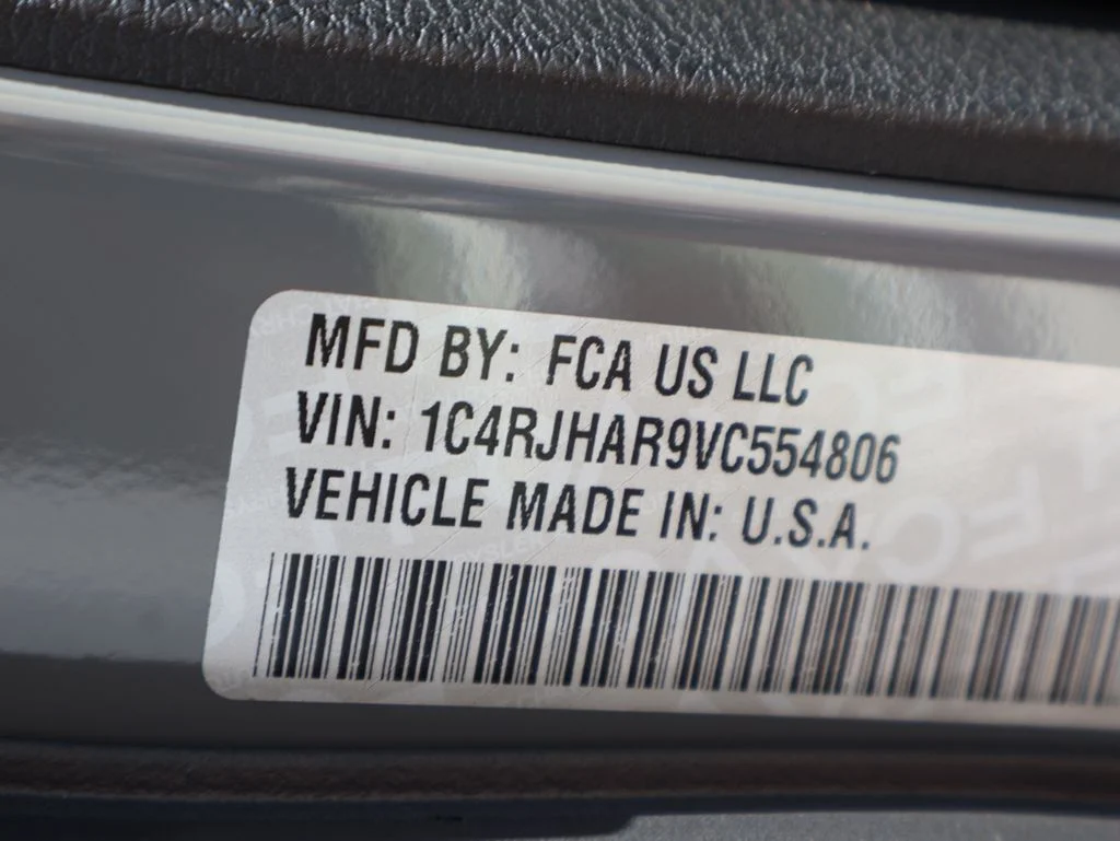 New 2027 Sting-Gray Clearcoat Jeep Laredo Altitude image 43