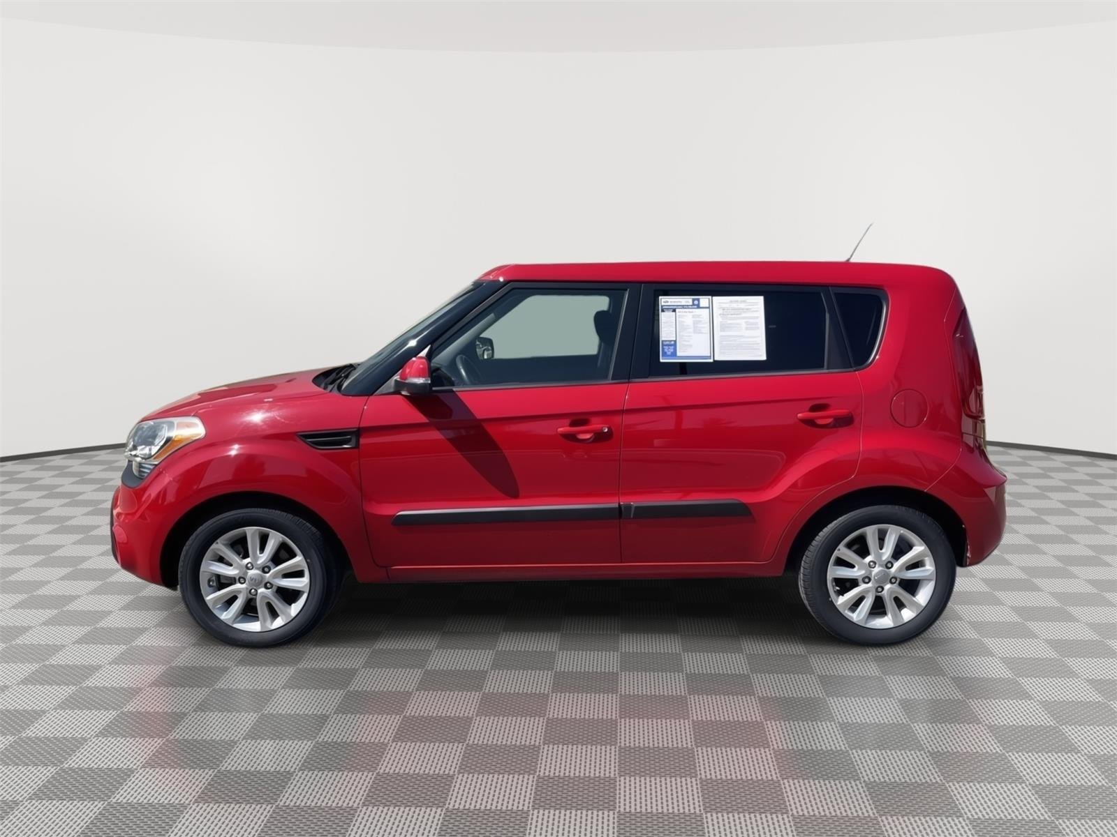 Used 2012 Molten Kia + image 24
