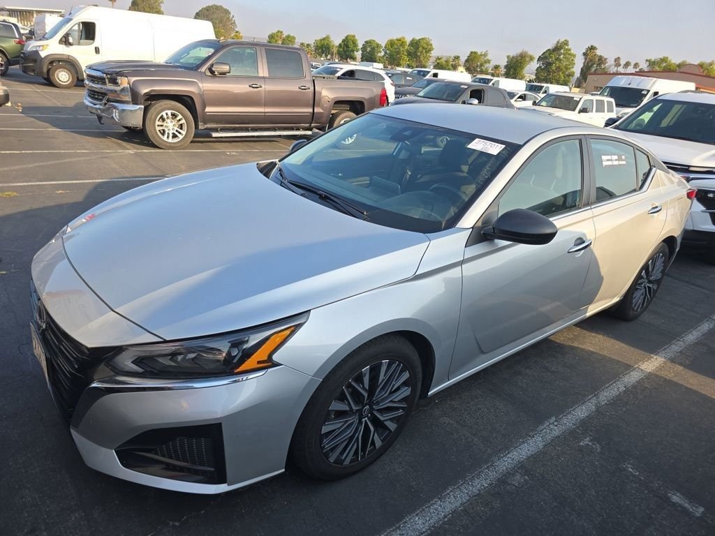 Used 2024 Silver Nissan 2.5 SV image 8