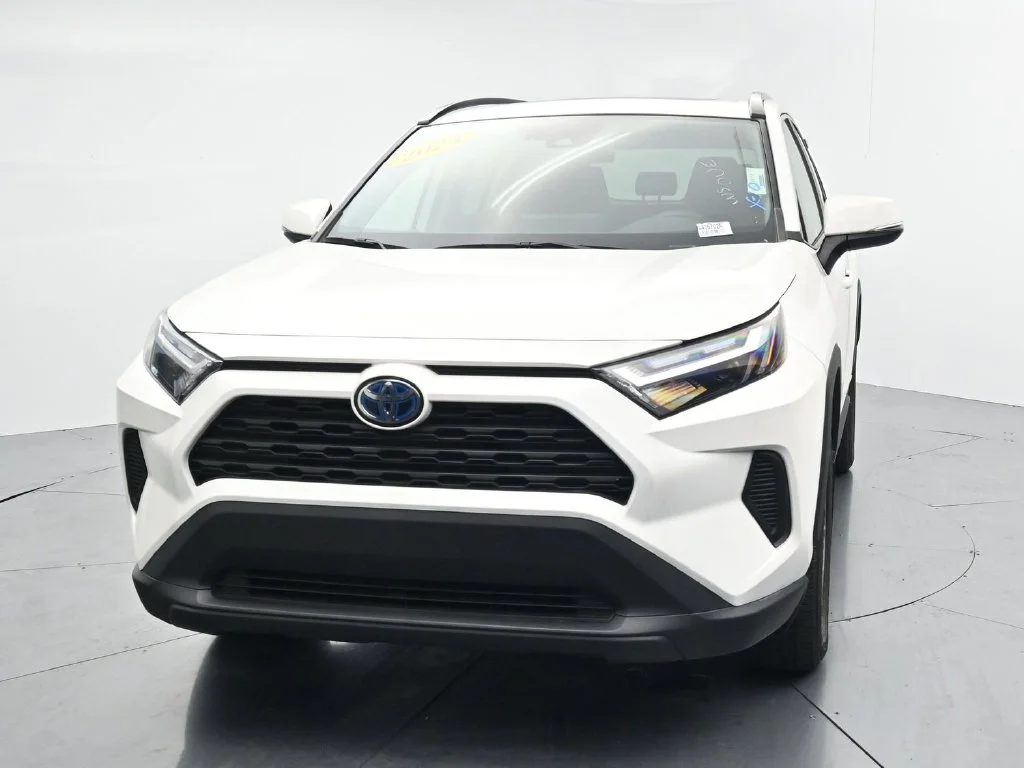 Used 2024 White Toyota XLE image 2