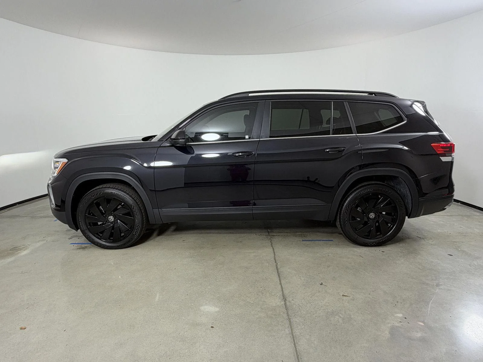 New 2026 Deep Black Pearl Volkswagen 2.0T SE w/Technology image 8