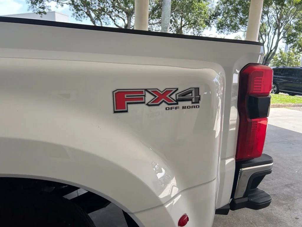 Used 2025 White Ford XL image 19