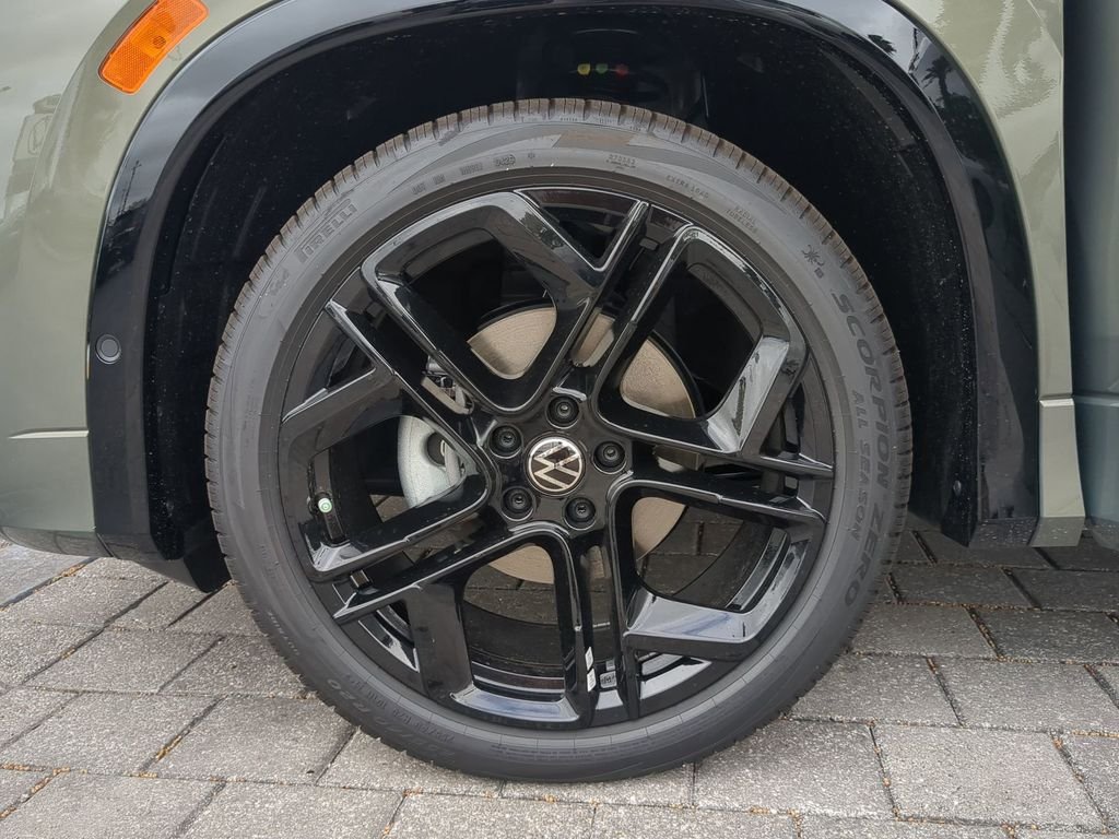 New 2026 Green Volkswagen 2.0T SE R-Line Black image 33