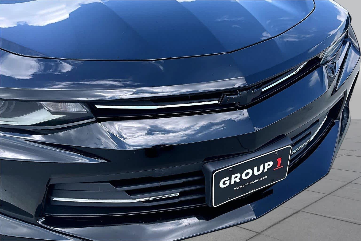 Used 2016 Black Chevrolet 2LT image 27