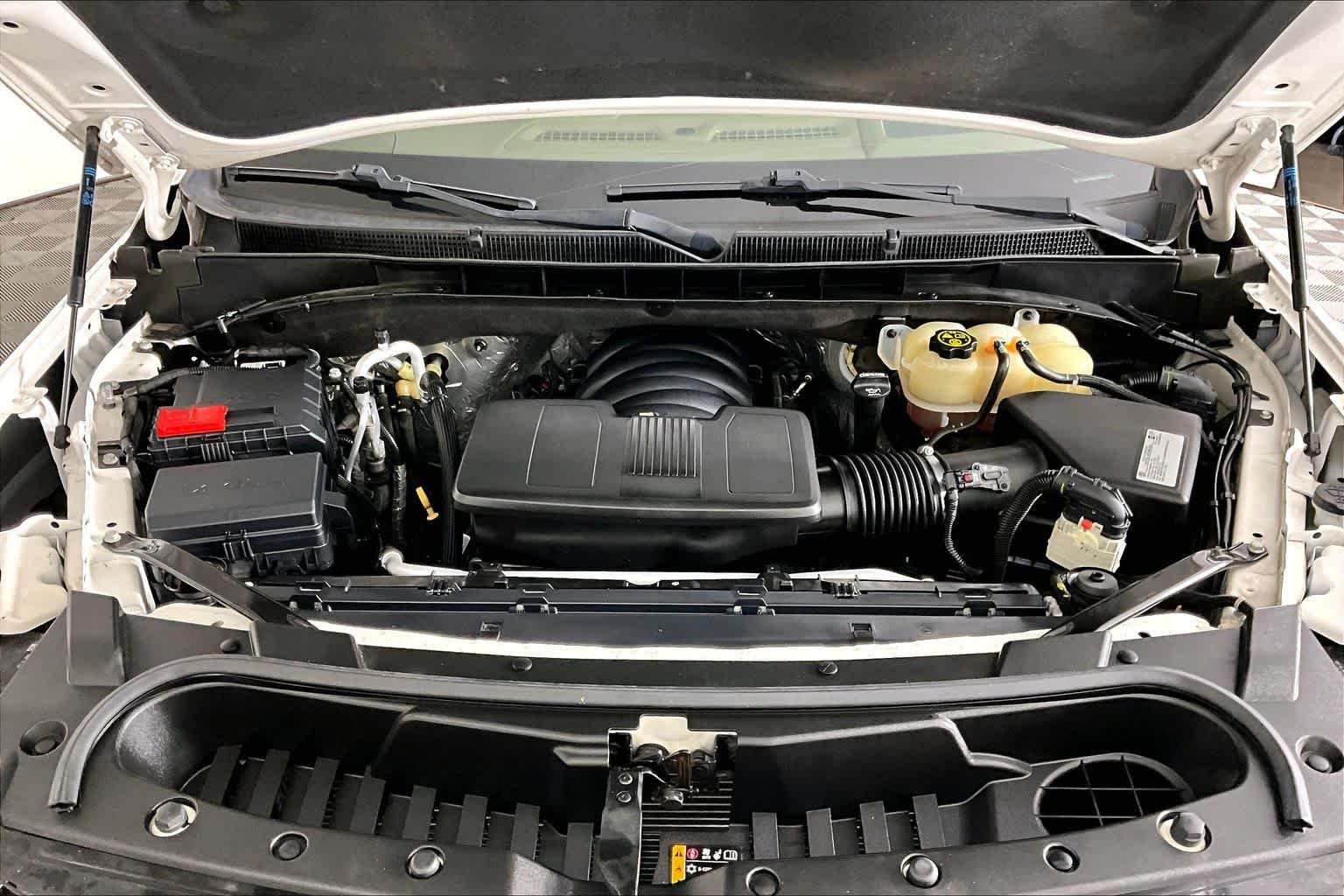 Used 2021 White Frost Tricoat GMC Denali image 29