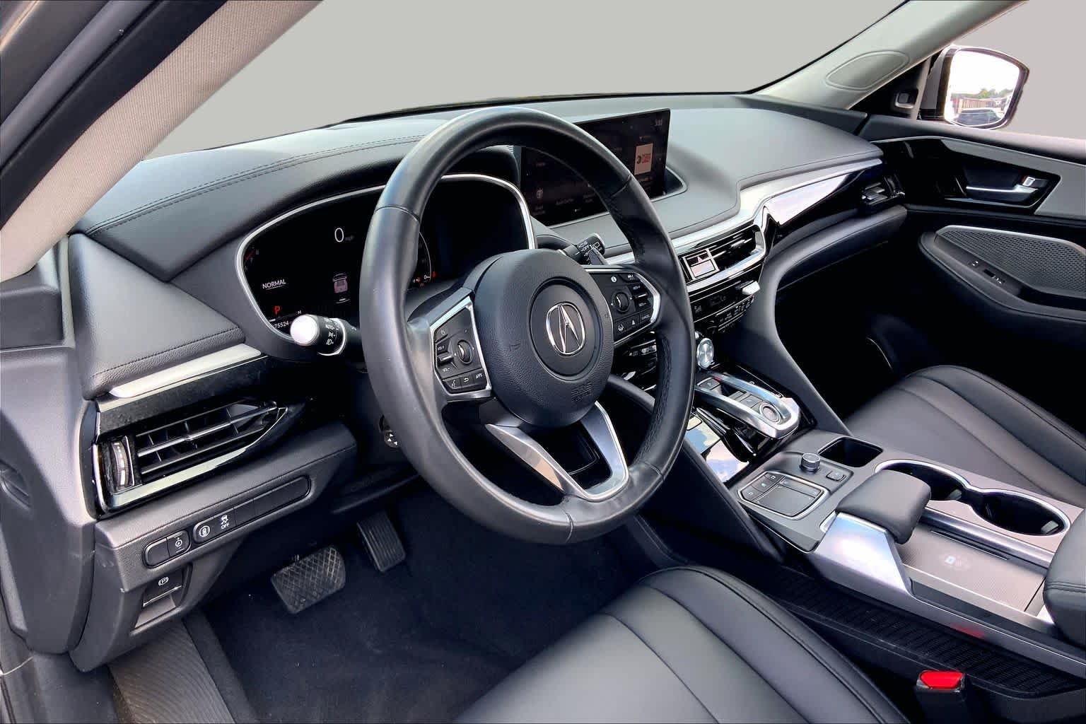 Used 2024 Liquid Carbon Metallic Acura  image 18