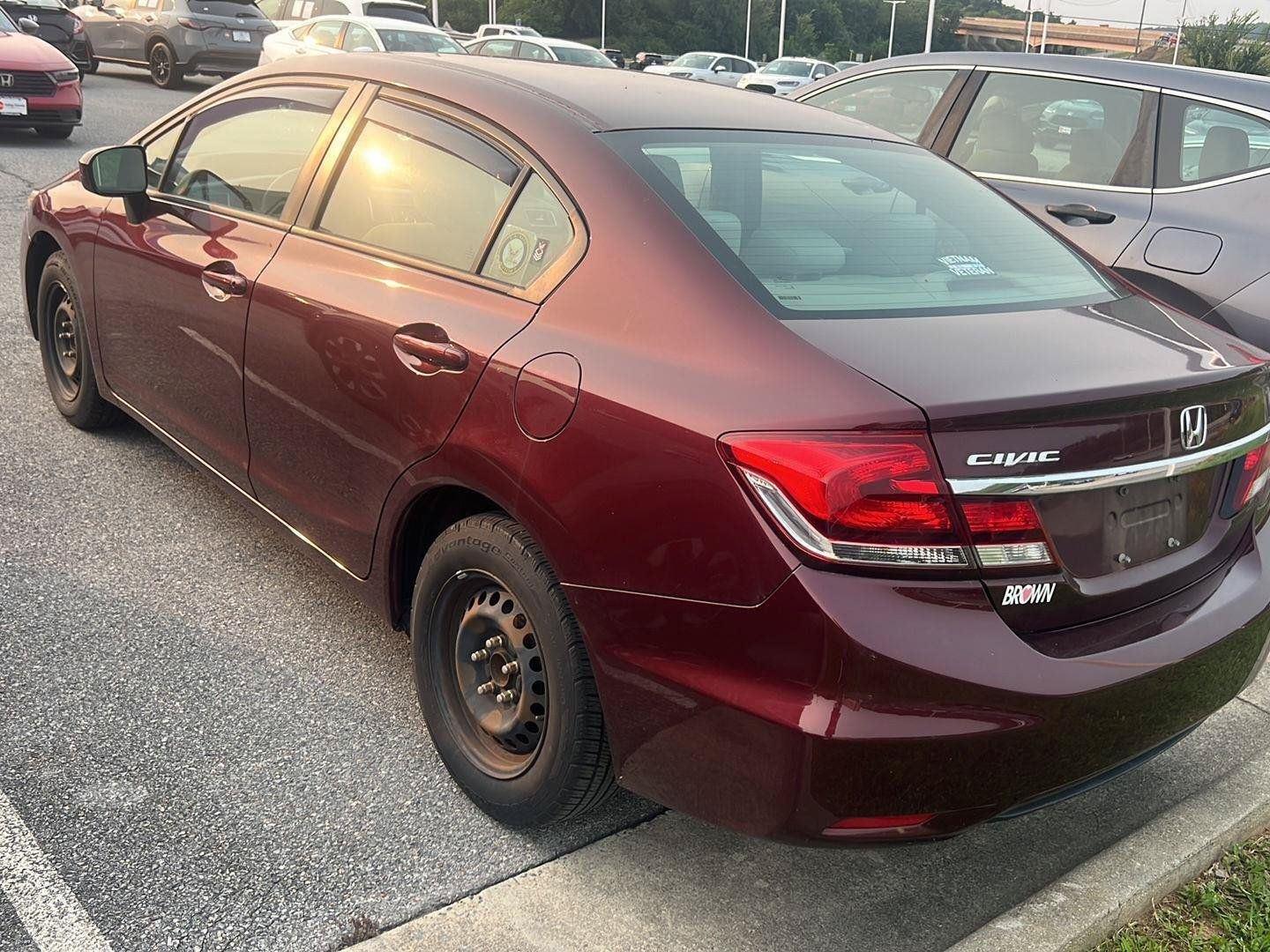 Used 2015  Honda LX image 2