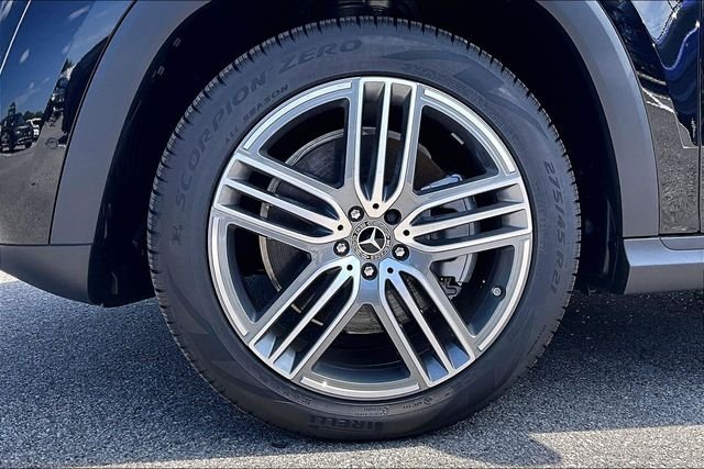 Used 2025 Black Mercedes-Benz GLS 450 image 10