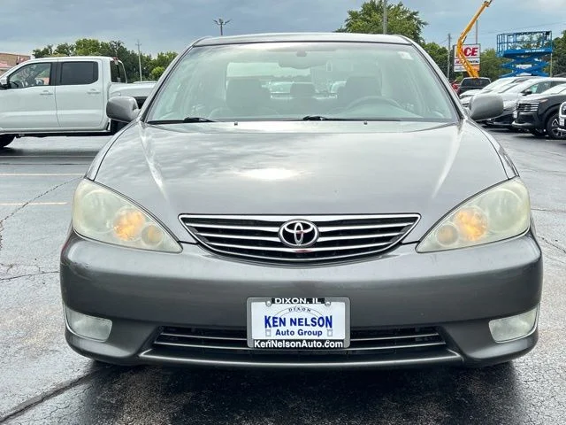 Used 2005 Phantom Gray Pearl Toyota XLE image 12
