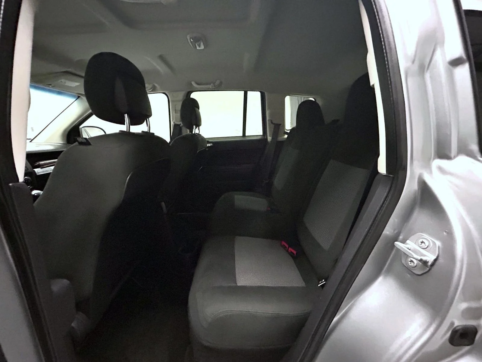 Used 2017 Silver Jeep Sport image 19