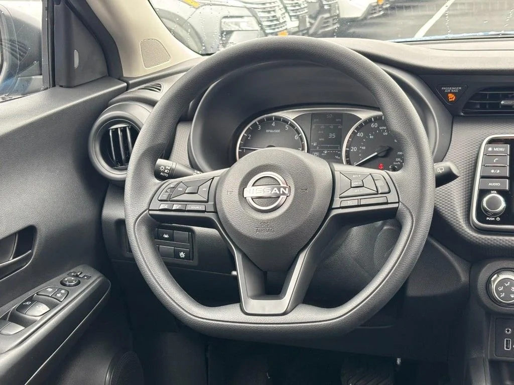 2025 Nissan KICKS PLAY Base - Photo 7