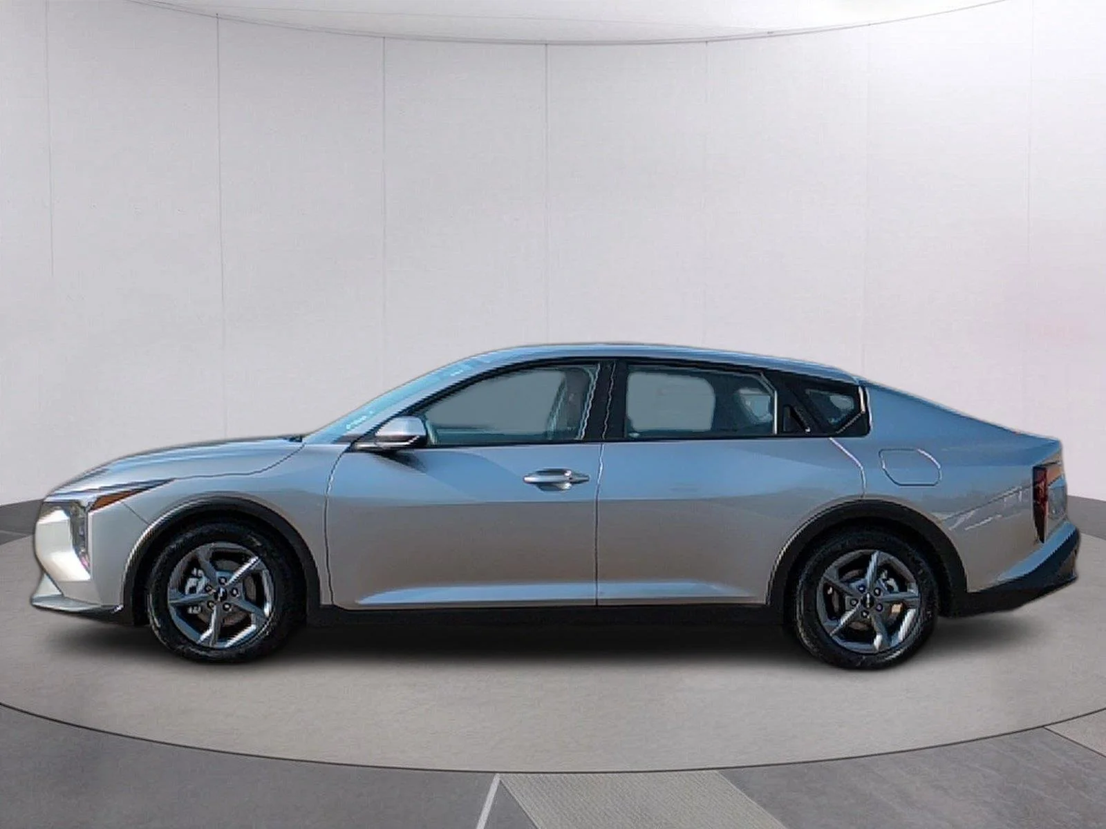 Used 2025 Steel Gray Kia LXS image 2