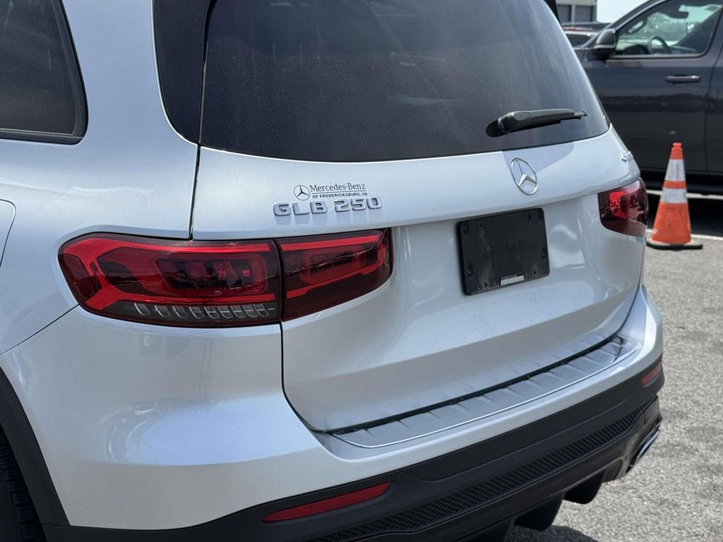 Used 2020 Gray Mercedes-Benz GLB 250 image 11