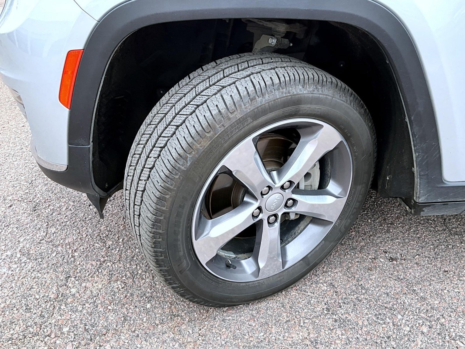 Used 2021 Silver Jeep Limited image 25