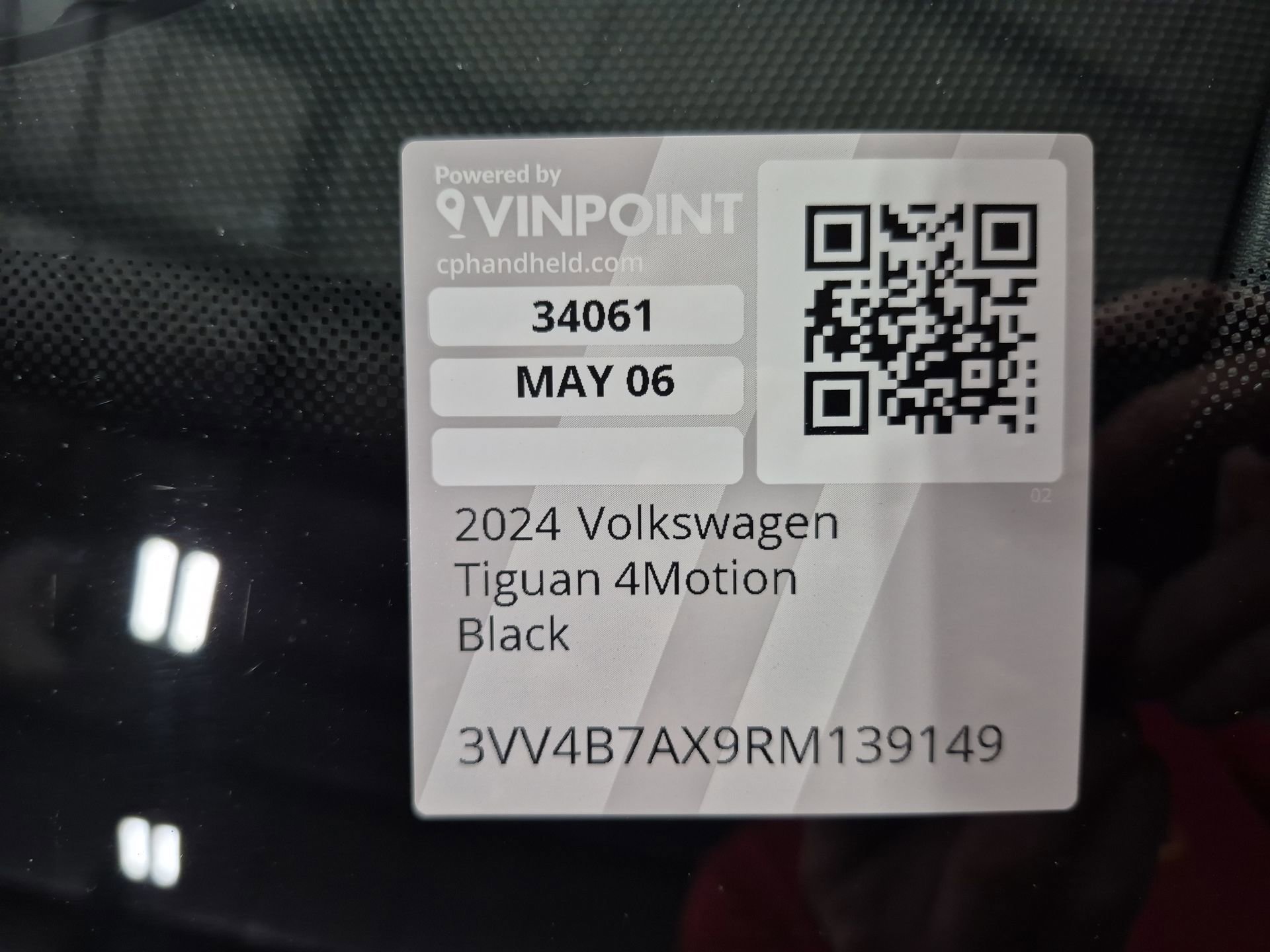 Used 2024 Black Volkswagen 2.0T SEL R-Line image 34