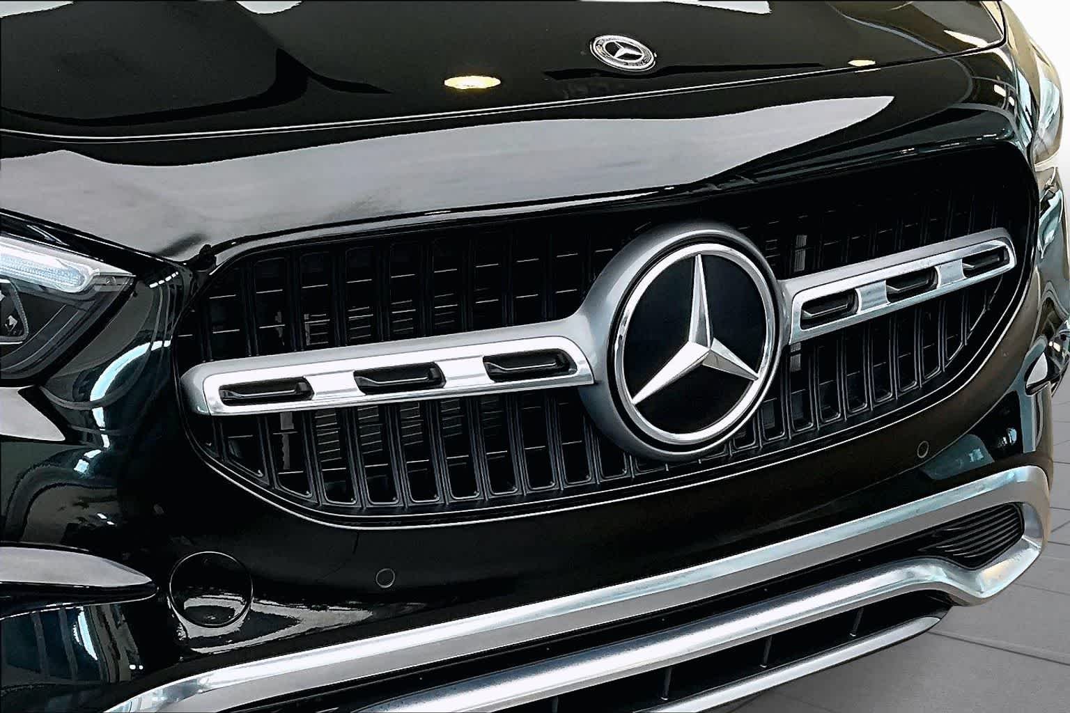 Used 2024 Night Black Mercedes-Benz GLA 250 image 30