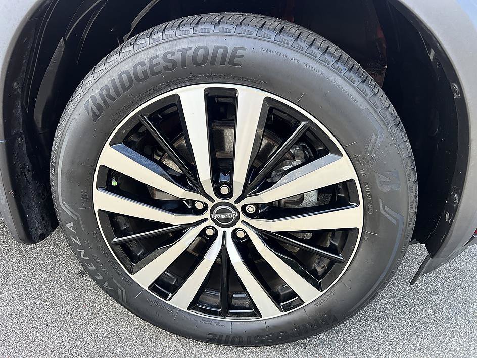 Used 2023 Scarlet Ember Tintcoat/Super Black Nissan Platinum image 12