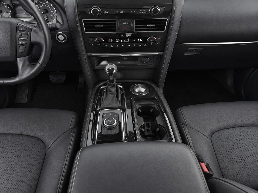 Used 2022 Black INFINITI LUXE image 12