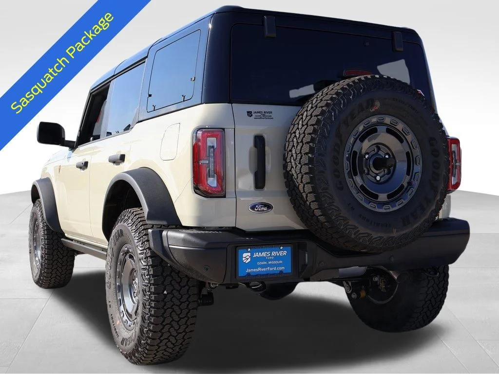 New 2025 Desert Sand Ford Badlands® image 3