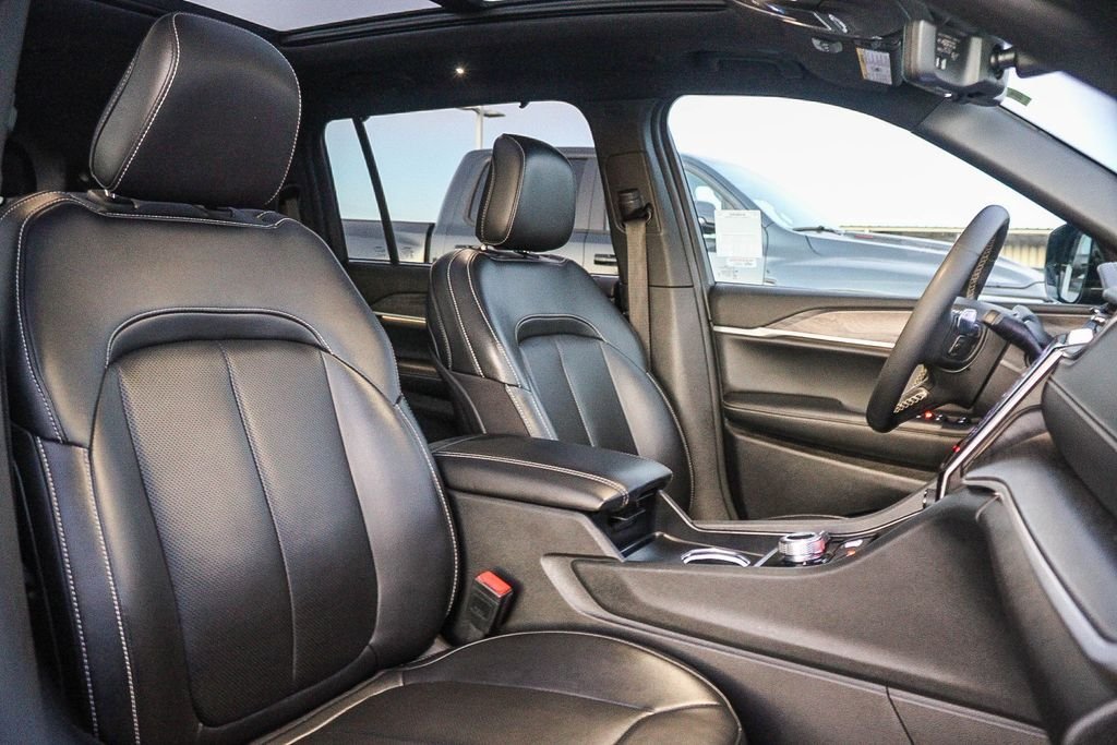 Used 2024 Diamond Black Jeep Limited image 17