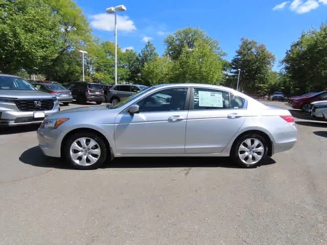 Used 2008 Alabaster Silver Metallic Honda  image 3