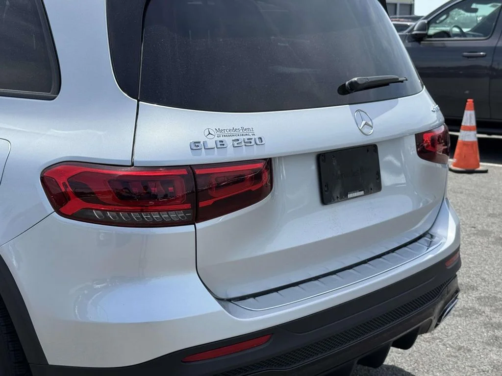 Used 2020 Gray Mercedes-Benz GLB 250 image 11