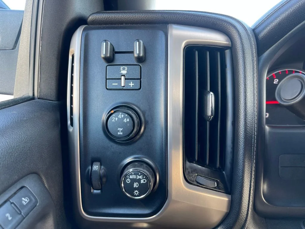Used 2016 Black GMC Denali image 40