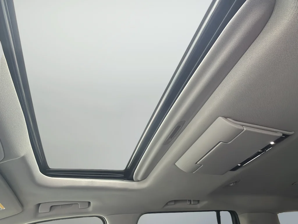 Used 2017 Silver Cadillac Premium image 18